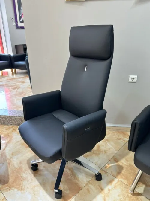 arrivage chaise PDG en cuir industriel