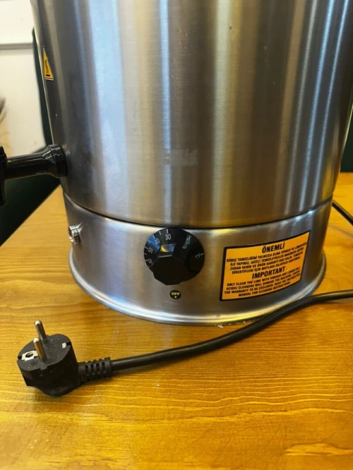 Chauffe-eau / thé/ café professionnel à vendre 
