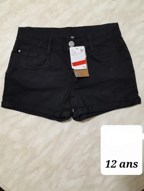 Short fille marque C&A