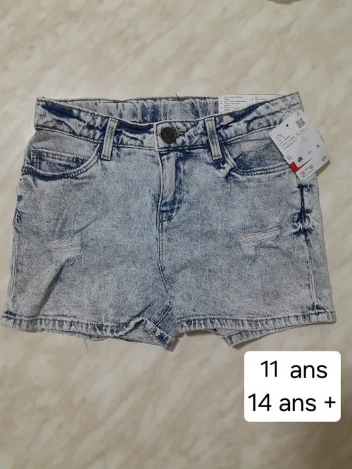 Short fille marque C&A