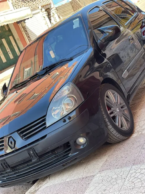 Renault Clio 2 2004 Initial