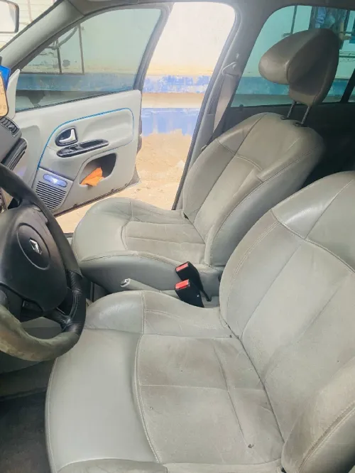 Renault Clio 2 2004 Initial