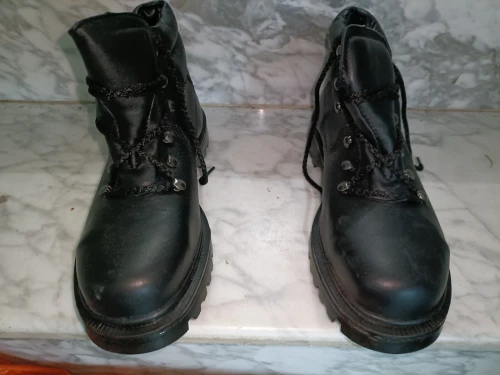 حذاء سلامة (Chaussure de sécurité)