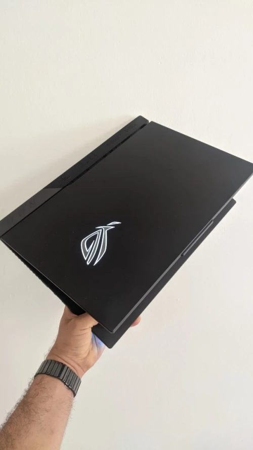 [VENDU] Asus Strix Scar 17 Ryzen 9 7945HX3D RTX4090