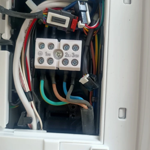 Réparation et recharge gaz climatiseur