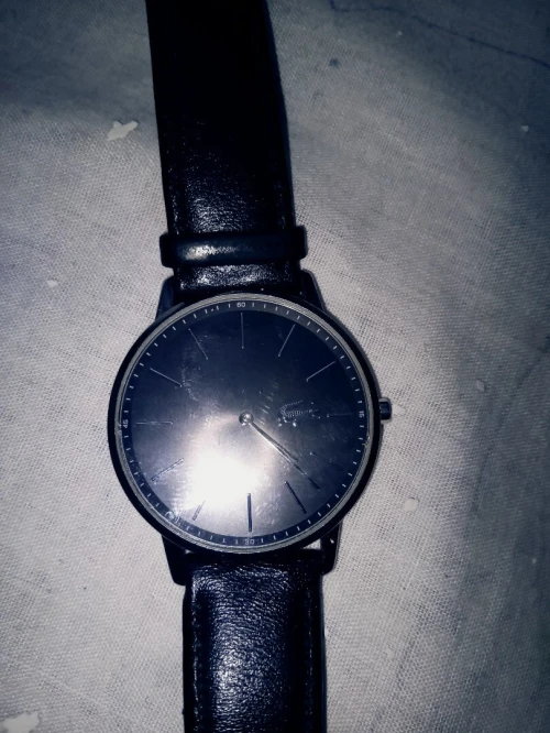 Montre homme et femme classique original Lacoste Venu de France