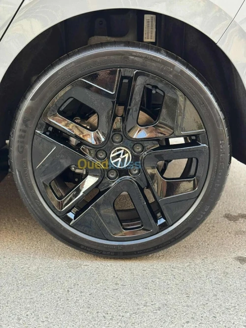 Volkswagen Golf 8 2025 R-Line