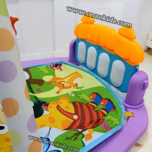 Tapis d'éveil avec piano et jouets pour bébé