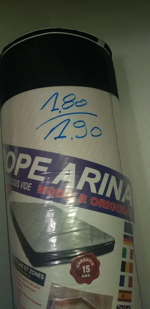 matelas original D30 comfortable 100% diamètre 180/190 épaisseur 25