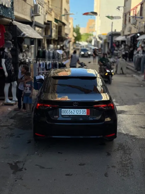 Toyota Corolla 2023 Toit noir avec ciel étoilé ,jantes noir plus lustrage correction