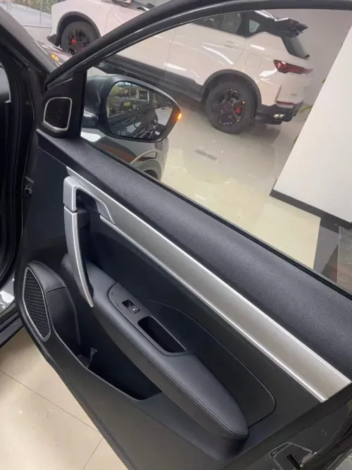 Geely Coolray 2026 