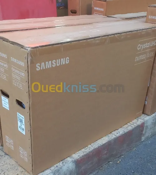 SAMSUNG 43DU7000 4K 2025