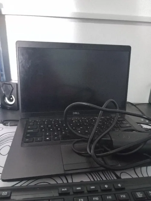 بيع حاسوب من نوع DELL LATITUDE