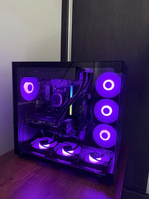 Pc gamer ryzen 5 7600x et rx6600 plus 16G ram ddr5