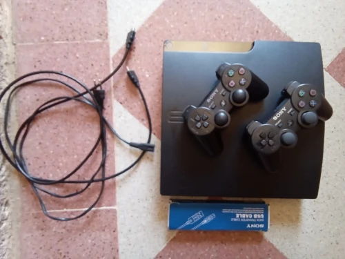 PlayStation 3 Slim 320GB Flaché للبيع أو التبديل بـبابي فوت في الشلف
