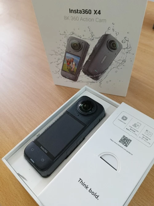 INSTA360 X4