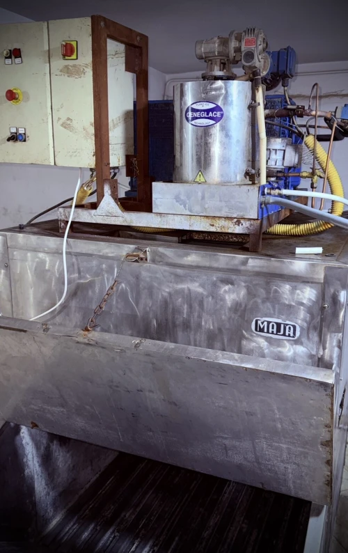 Machine a glace ecaille geneglace 800 kg par jour