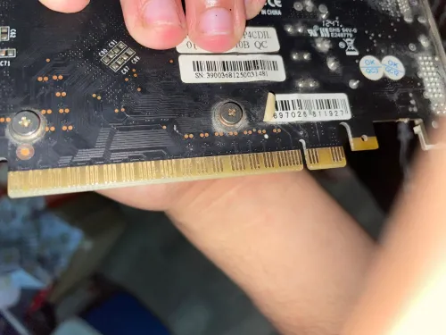 Carte graphique GT210 axel