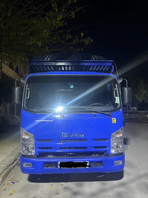 Isuzu NPR71 2023
