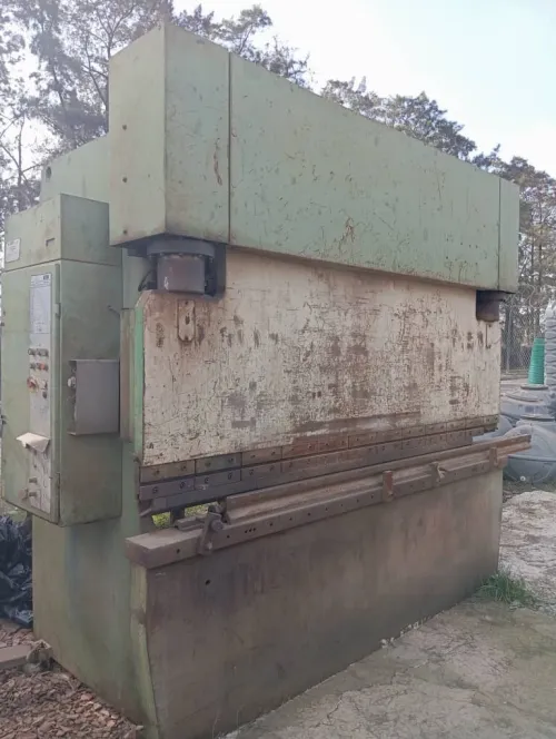 machine de découpe et de pliage