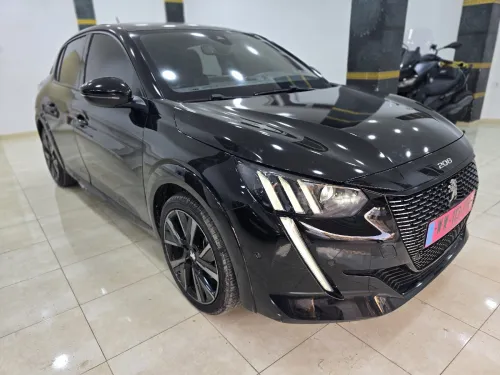 Peugeot 208 2025 GT