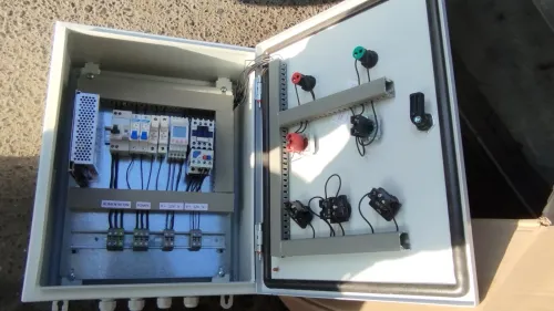 Fabrication et réalisation d'armoires électriques surmesure
