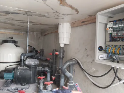 EQUIPEMENT DE PISCINE /SPA/ COMPETITION/ ET REALISATION /SERVICE