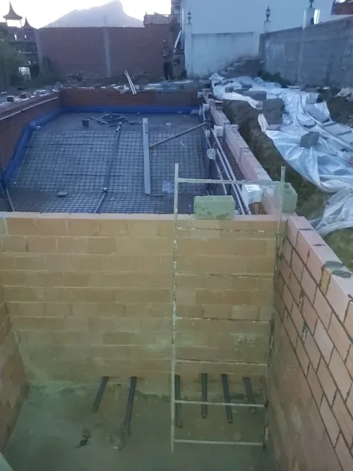 EQUIPEMENT DE PISCINE /SPA/ COMPETITION/ ET REALISATION /SERVICE