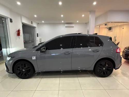 Volkswagen Golf 8 2025 R Black Edition 