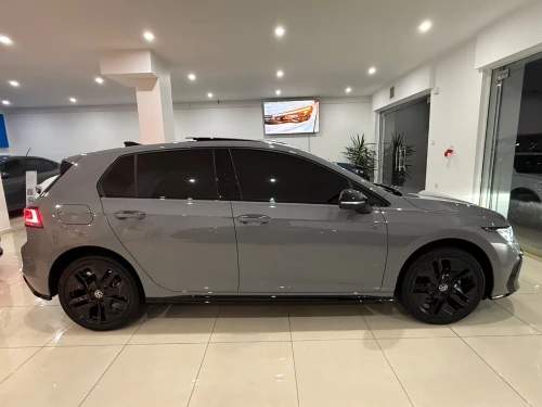 Volkswagen Golf 8 2025 R Black Edition 