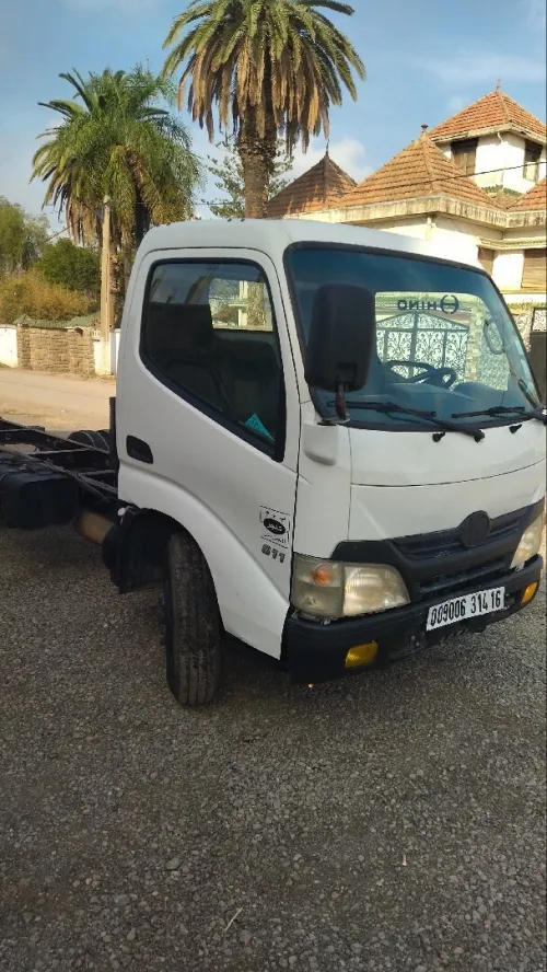 Hino 611 300 2014
