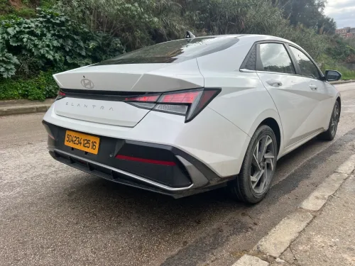 Hyundai Elantra 2025 Glx