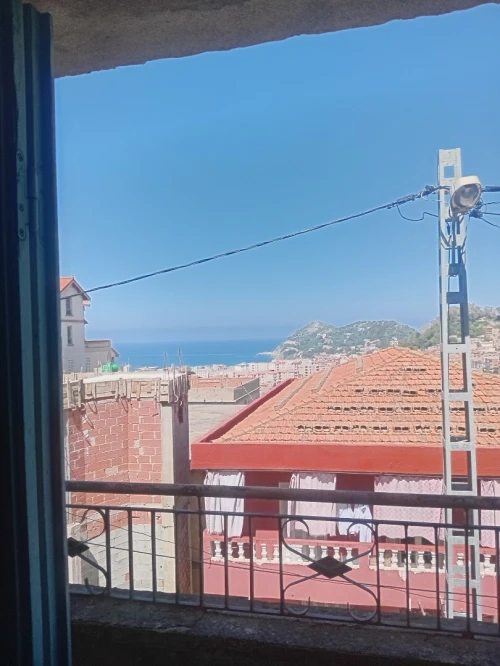 Location Appartement Niveau de villa F3 Skikda Collo
