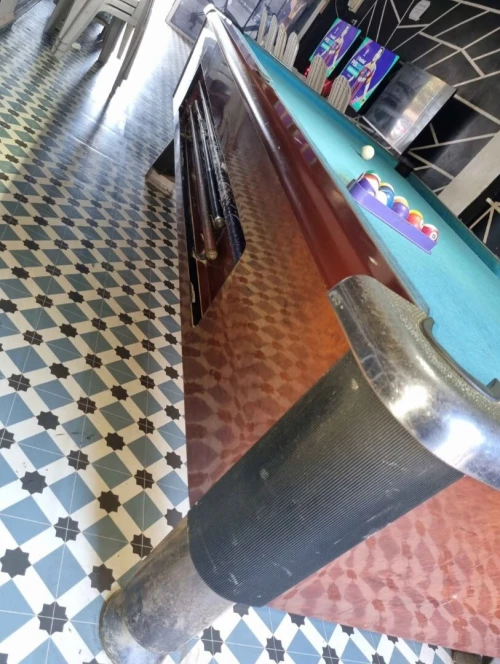 Billiard 80 , bonne état 