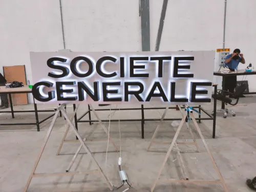 Enseignes En Bandeaux En Drapeaux Signalétique Intérieure