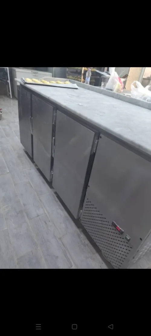 four ventillé, batteur, frigo présentoir table de travail frigorifique 