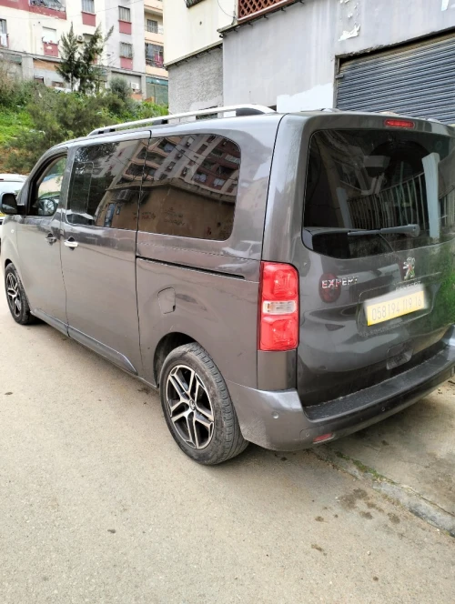 Location véhicule avec chauffeur