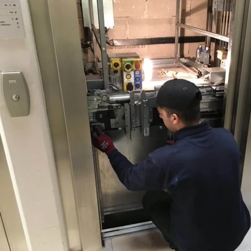Maintenance Ascenseur et Machine Similaire
