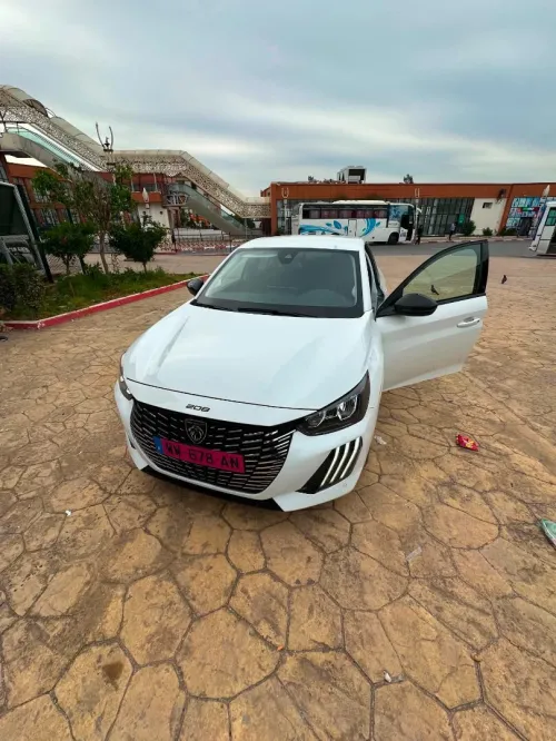 Peugeot 208 2024 Allure Pack