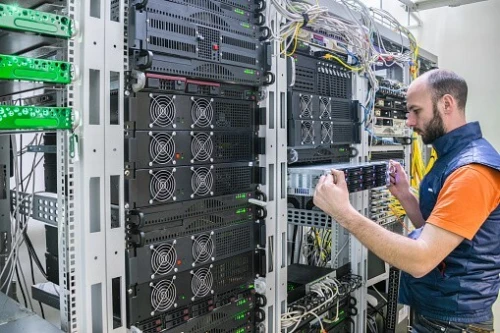 Installation & Maintenance de Réseaux Téléphoniques et Informatiques