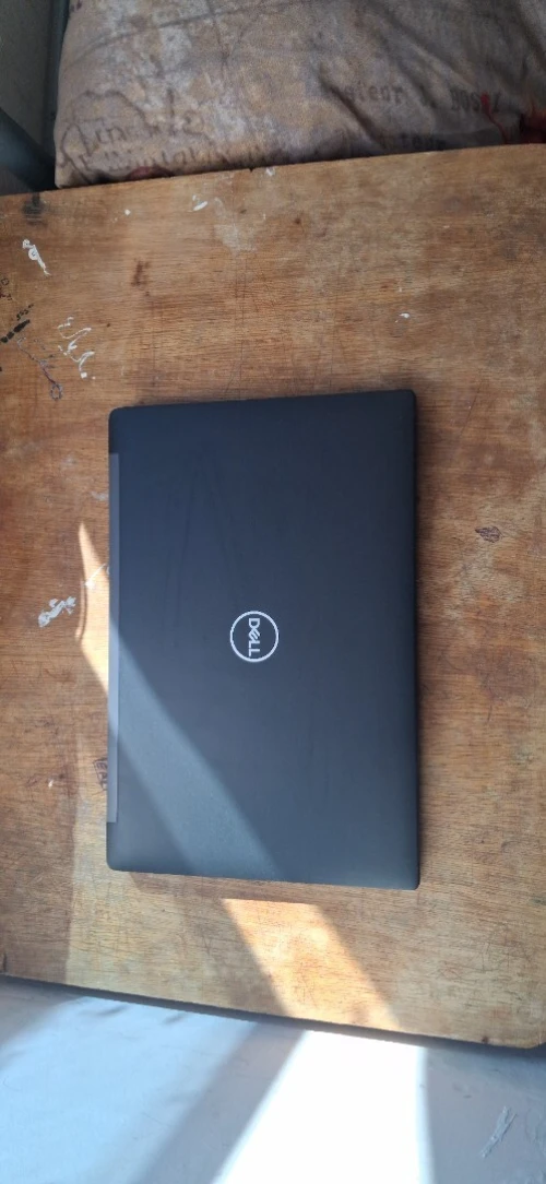 Dell Latitude 7490 Intel(R) Core(TM) i7 8650U CPU @ 1.90 GHz 2.11GHz