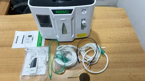 A vendre un concentrateur d'oxygène de 7 litres marque DEDAKJ  made in USA