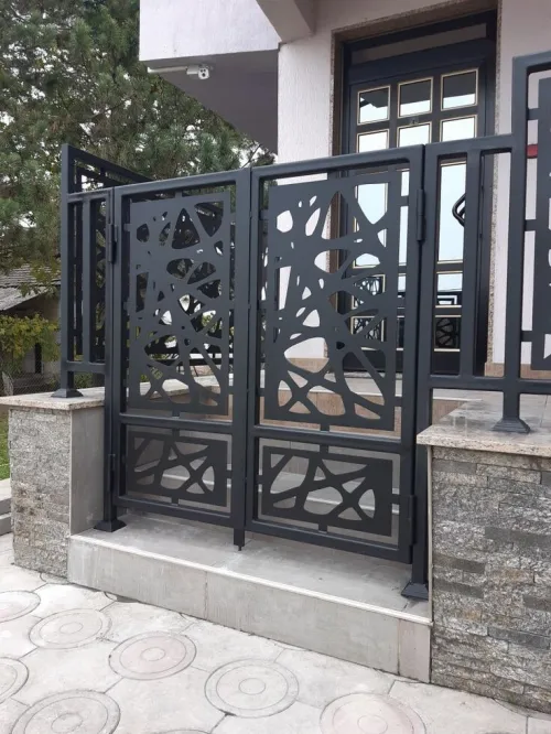 Porte / garde-corps sur mesure plasma