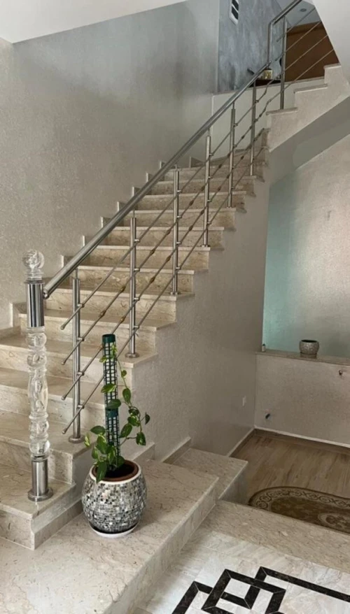 Travaux en inox et verre