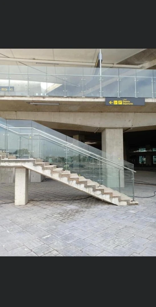 Rampe d'escalier en verre transparent