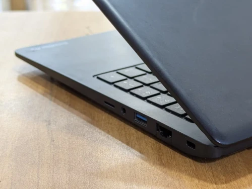 TOSHIBA DYNABOOK / INTEL I5 10 EME / 8G /256 SSD / 15.6 FHD +CARTABLE