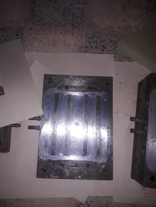 Avendre machine injection plastique