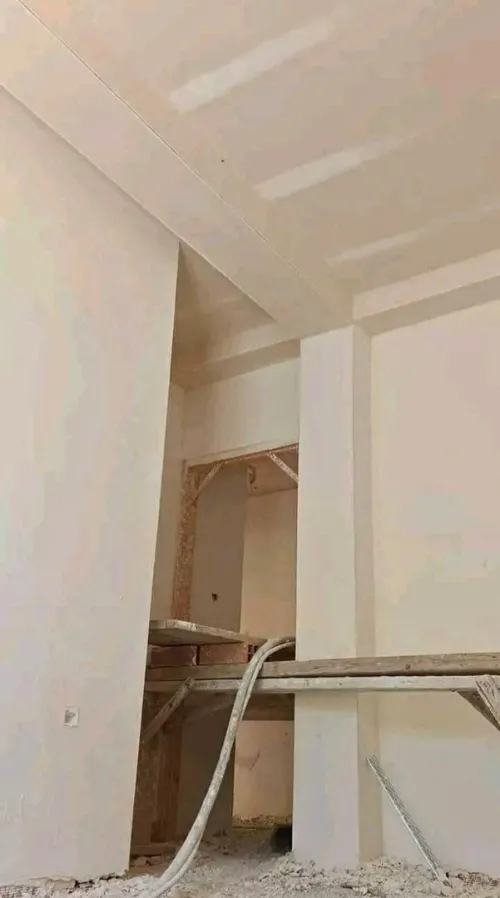 Platre projeté avec machine 