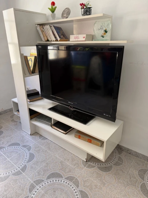 Meuble de téléviseur / bibliothèque