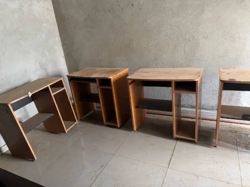 5 bureaux + 6 paravents